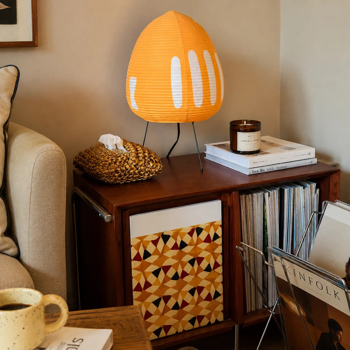 Kleine Tischlampe mit Reispapierschirm und minimalistischem, japanisch inspiriertem Design