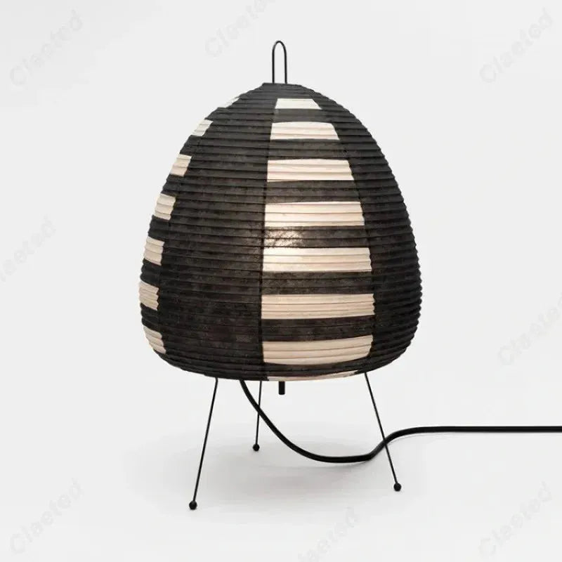 Kleine Tischlampe mit Reispapierschirm und minimalistischem, japanisch inspiriertem Design