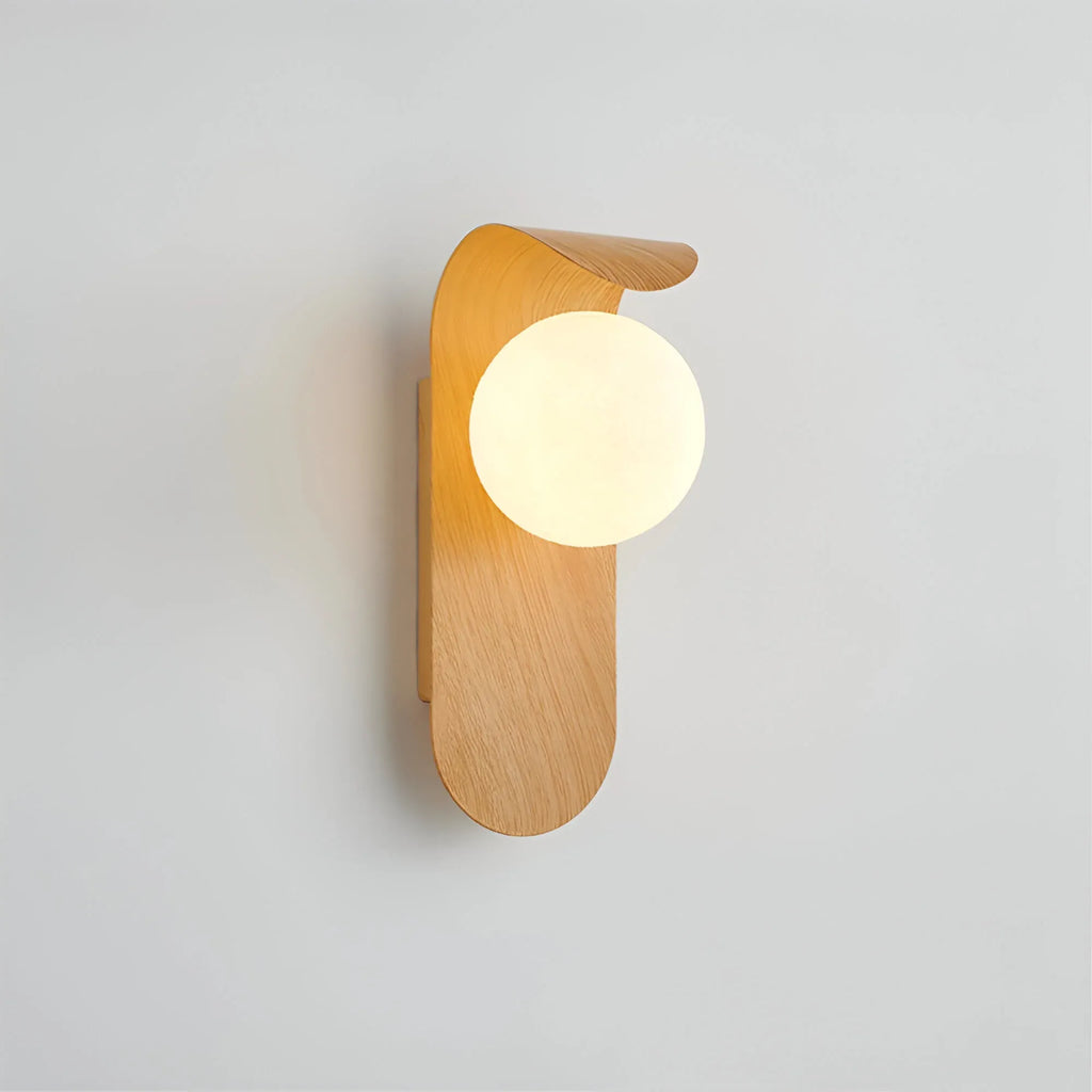 Aplique de pared con globo esmerilado y detalle curvo para dormitorios y pasillos