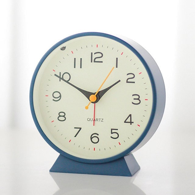 Analog Alarm Clock with Non-Ticking Quartz Movement Backlight and Integrated Stand - Image 7
