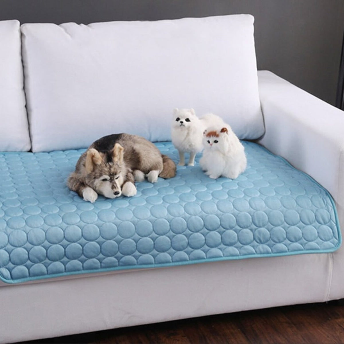Cooling Pad for Dogs with Foldable Quilted Design and Breathable Mesh Backing - Image 2