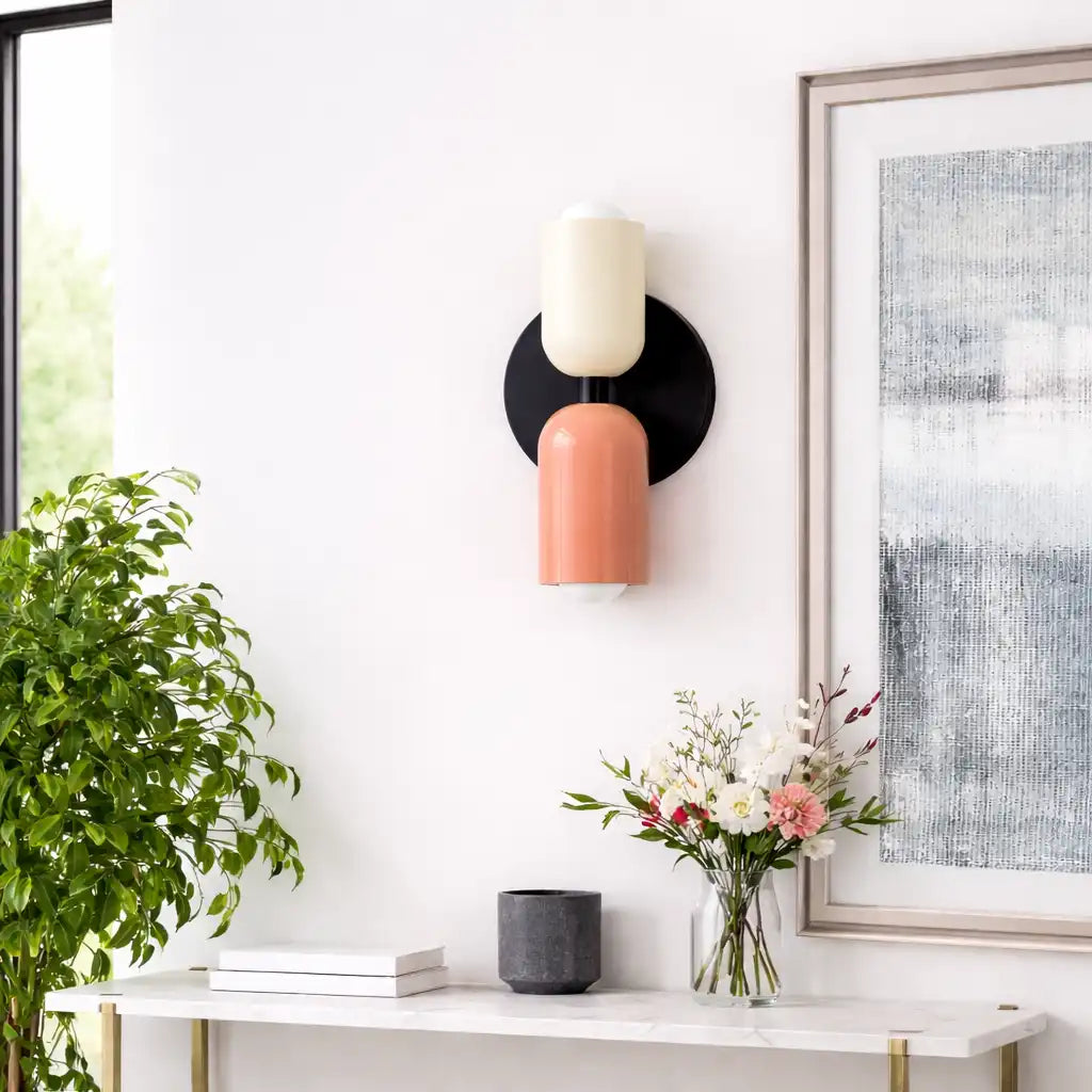 Wandbeleuchtung mit weich gestreutem Glas und minimalistischem Design