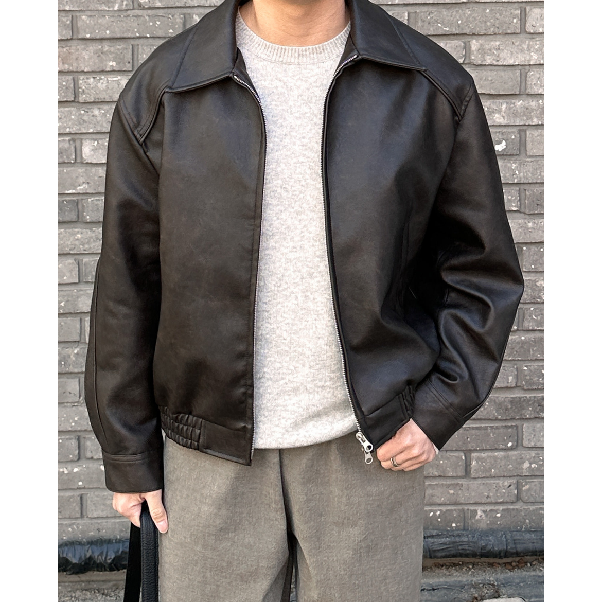 Men's Leather Bomber Jacket with Pointed Collar and Relaxed Fit - Image 7
